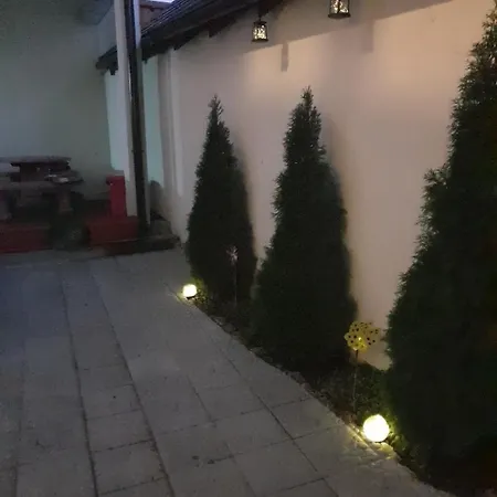 Old Town Apartment *